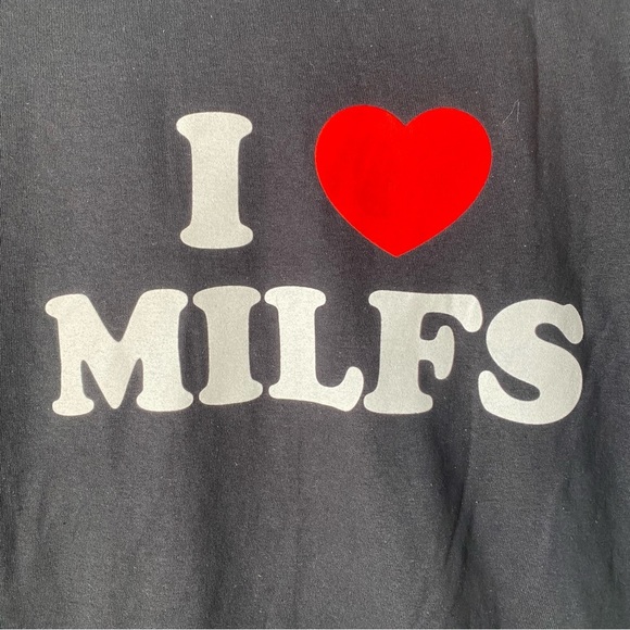 Danny Duncan I Heart MILFs T Shirt Black Small 100% Cotton Short Sleeve Crew - Picture 4 of 6
